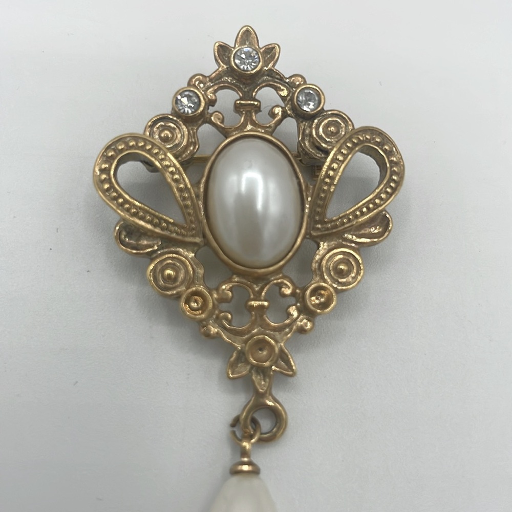 Victorian Style Gold and Cream Filigree Brooch with Pearl Accents - Picture 2 of 5